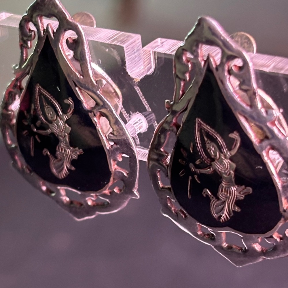 Vintage Siam Sterling Silver Niello Mekkala Goddess Clip On Earrings Thai SS3 - Picture 3 of 7